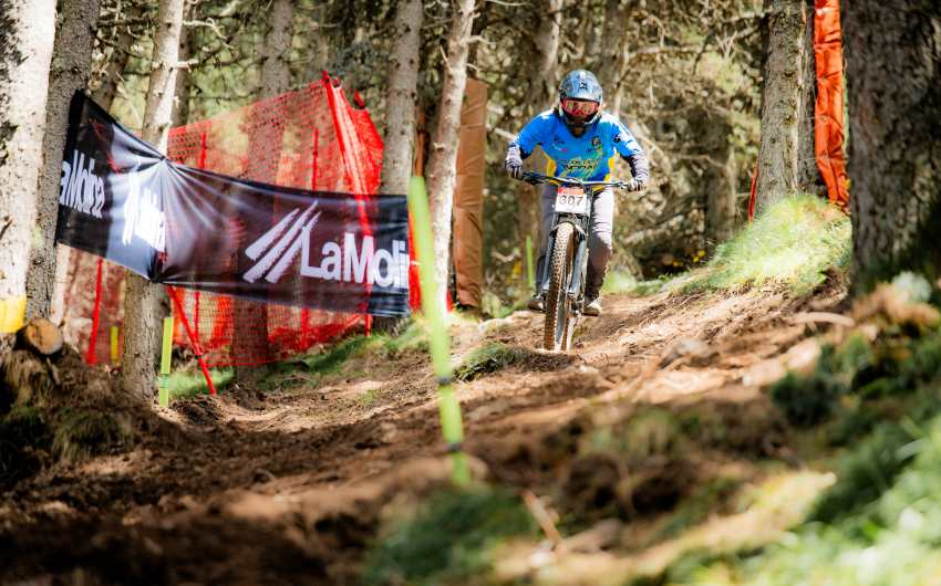 Natalia Menéndez, en acció durant el Campionat d'Espanya de DH Natalia Menéndez, en acció durant el Campionat d'Espanya de DH