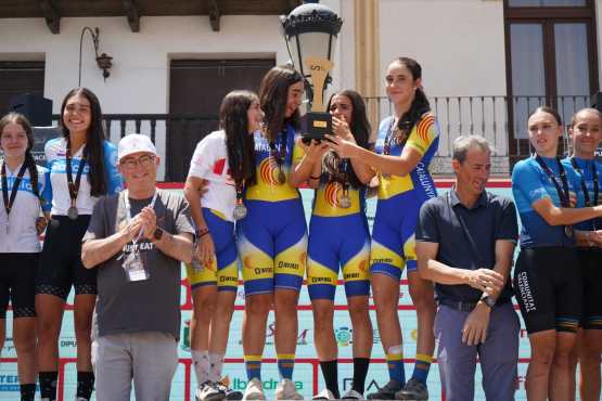 Podi per equips de la prova BTT cadet femenina | Foto: RFEC