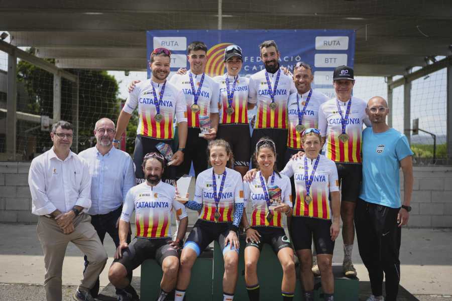 Foto de família dels campions de Catalunya de Gravel 