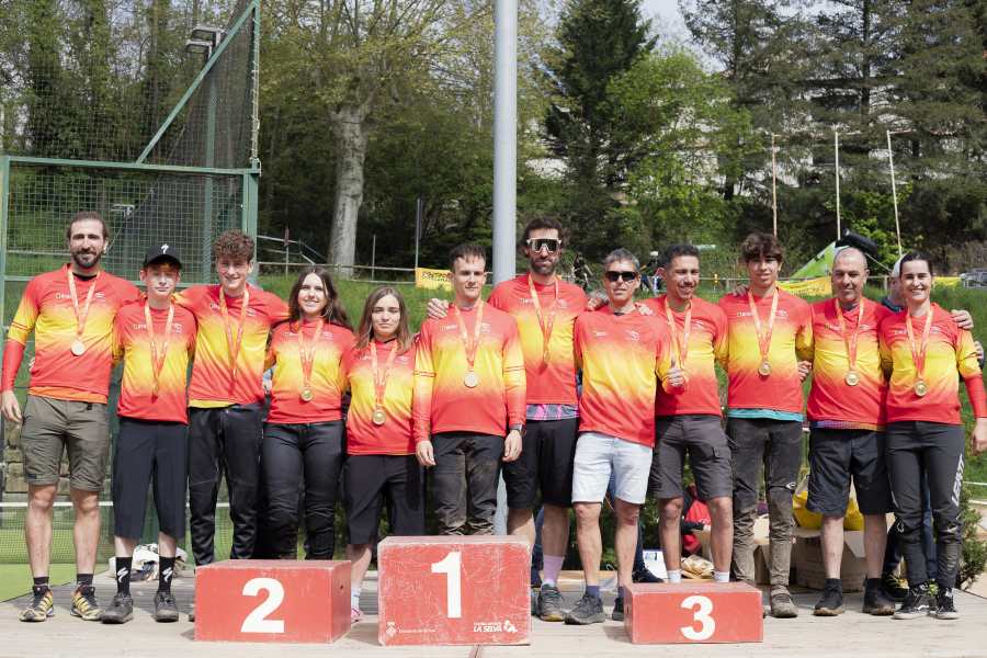 Foto dels campions d'Espanya d'Enduro